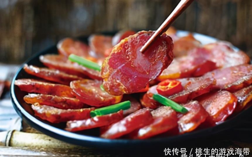 想吃灌香肠的要收藏,教你秘制做法,一次做10斤,香肠鲜香又入味