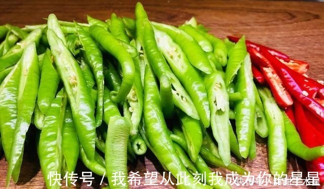辣椒蒂|又到了腌辣椒的季节,教你酱腌辣椒的百年秘方,香辣又下饭!
