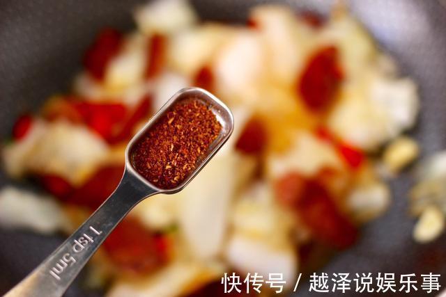 腊肠|炒白菜时,什么时候放醋是重点!顺序对了,“酸溜的”开胃又下饭