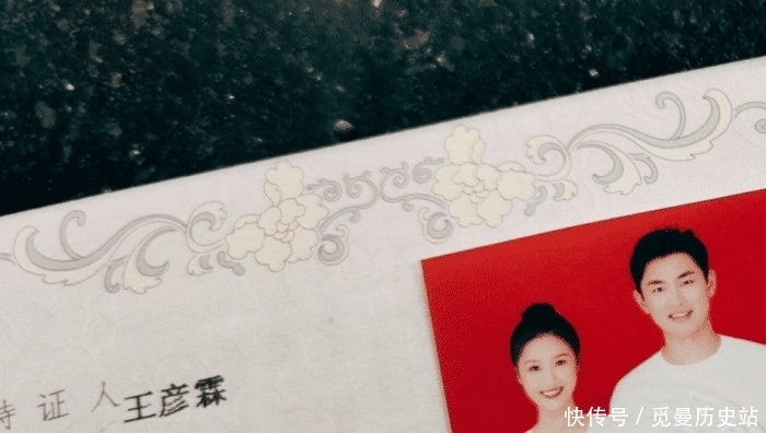 婚纱|又一跑男成员官宣结婚,两人从校园到婚纱,8年爱情长跑好专情
