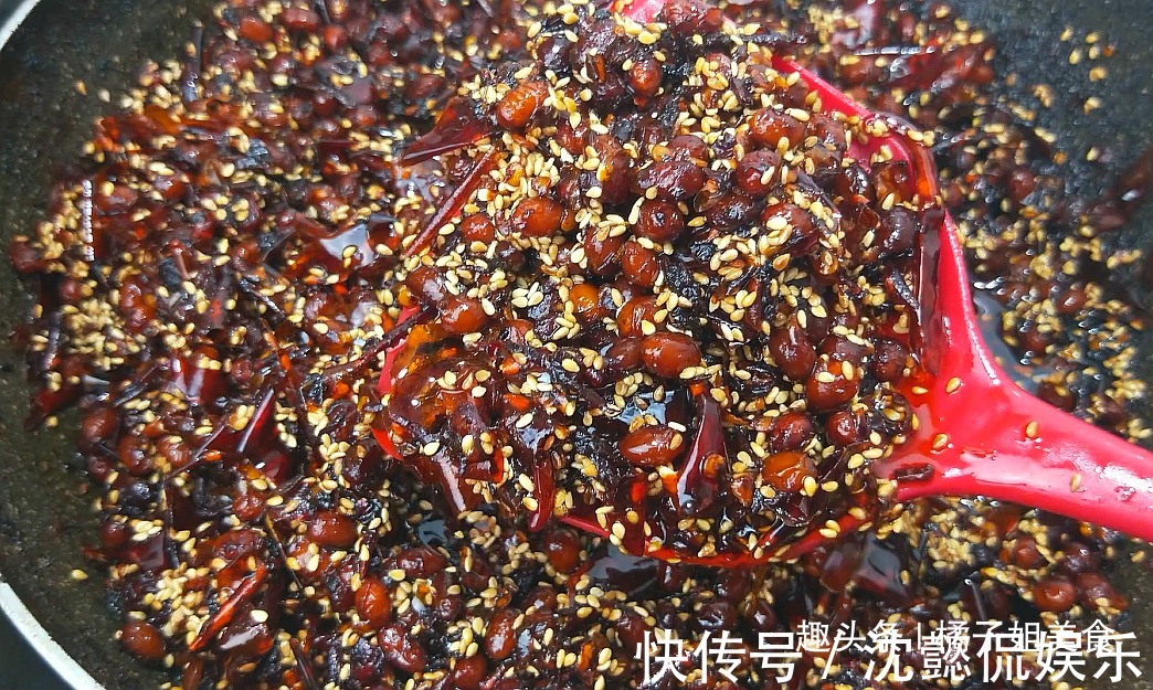 我家“黄豆酱”从来不买,1斤黄豆3斤辣椒,教你秘制最好吃的酱豆
