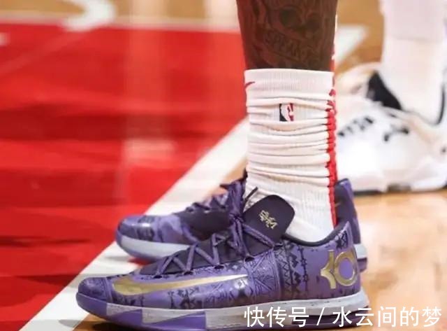 76人 NBA球员上脚哈登穿第六代签名鞋，史蒂芬森的and1很复古！