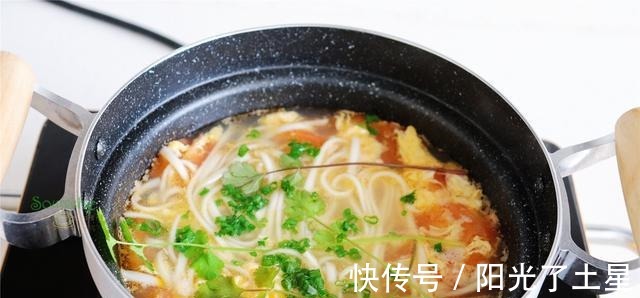 懒人早餐的做法,8分钟就出锅,鲜香美味,连挑食的孩子都抢着吃!