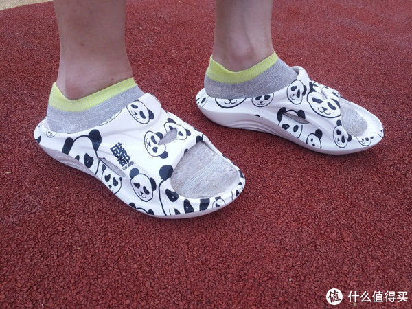 熊猫 折腾不止 篇七十:跑后恢复缓解双脚疲劳,咕咚舒缓运动拖鞋