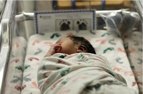 宝妈|新生儿宝宝在满月前,大多能解锁这些技能,你家孩子“及格”没?