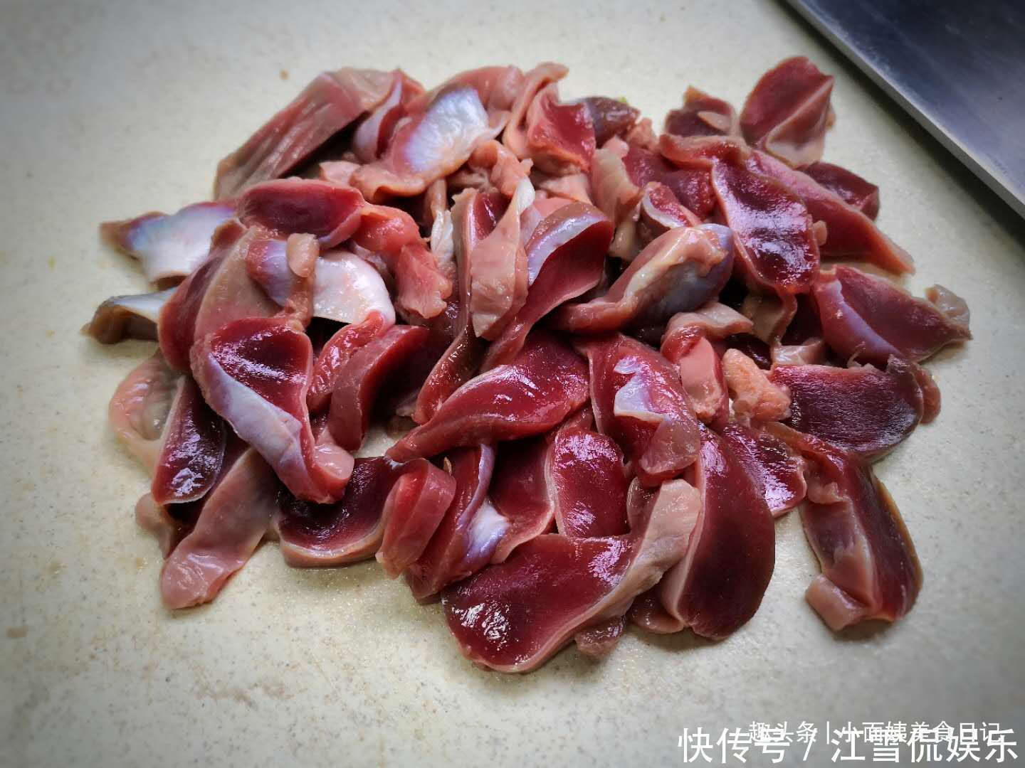 入秋后,这菜有条件要多吃,健脾开胃助消化,简单一炒真下饭!