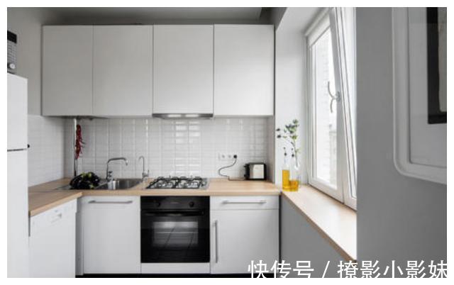 墙面|厨房收纳怎么解决?在墙面上装这种置物架,实用干净,增加美观性