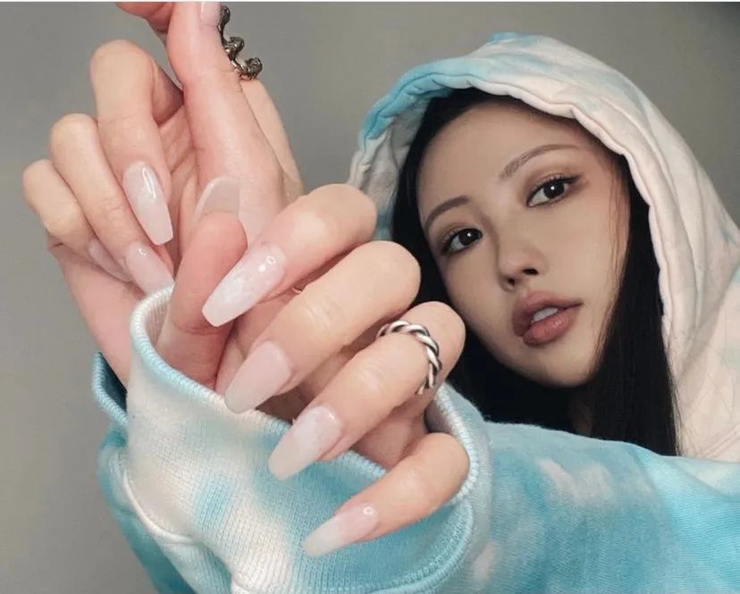 美甲|比今天是周五更令人开心的是……刚做了新美甲