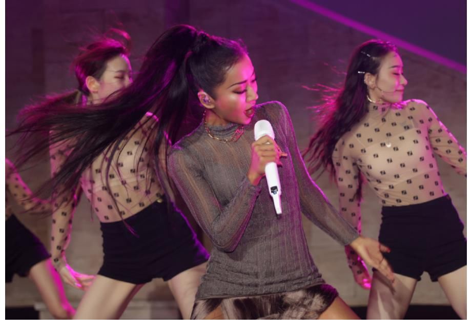 吴莫愁|《中国好声音》模式有变,四位大咖导师各配一位高颜值女歌手助教