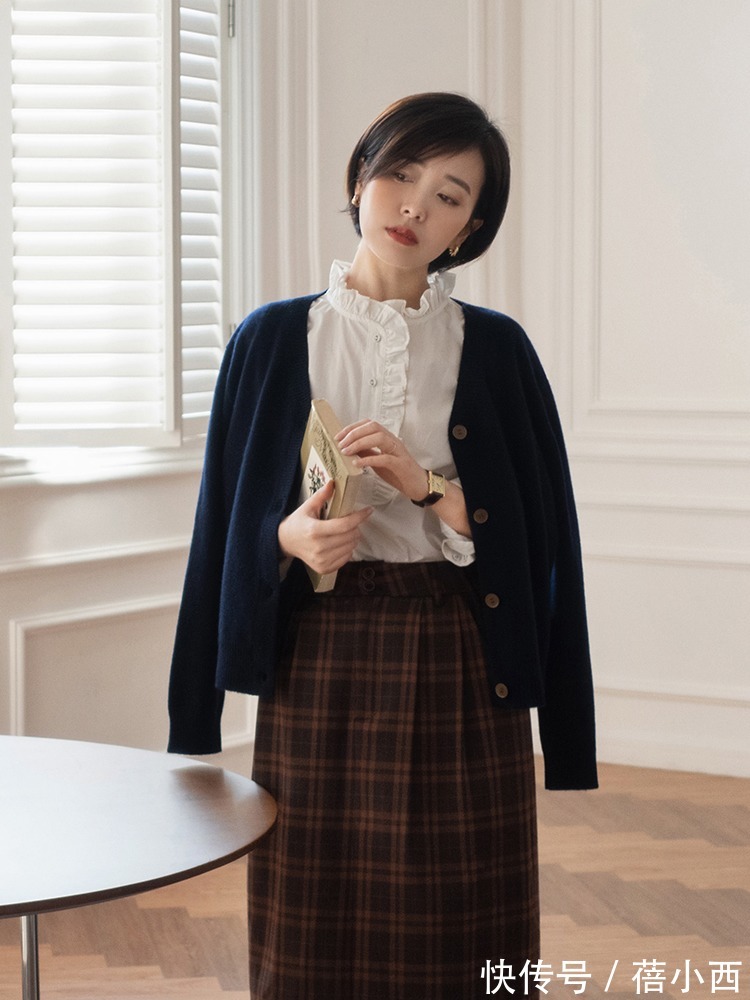 针织衫 “优雅感”针织衫搭配长啥样?价格不一定贵,选款和搭配才是关键