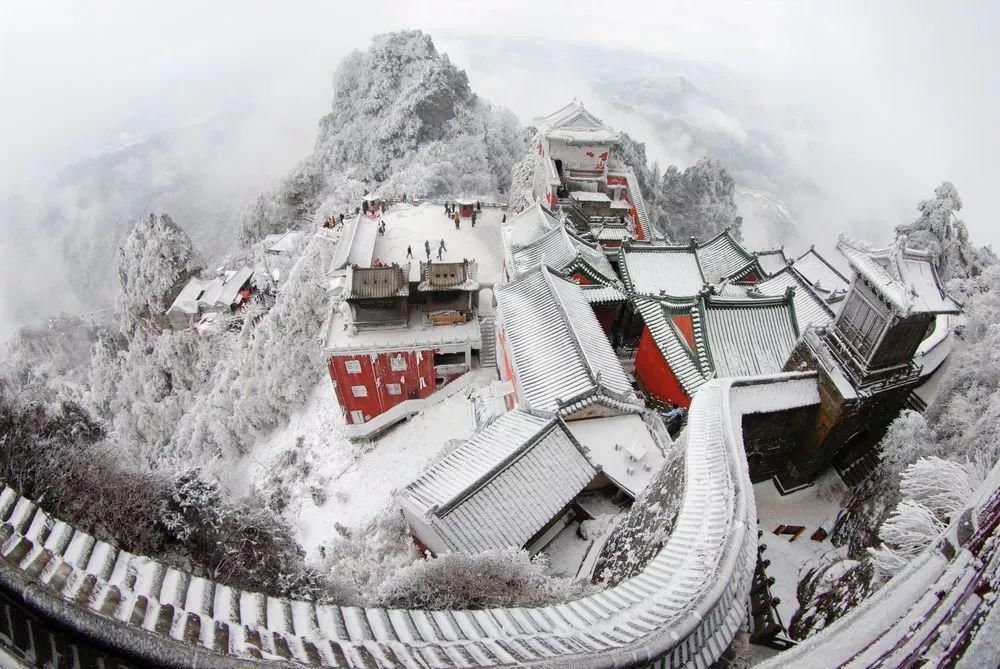 风雪|风雪武当山,仙境藏玄机!大雪封山时,道人、隐士都在干什么!