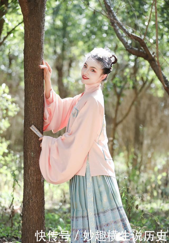 风格甜美的粉色系汉服，专属少女的配色，让你化身温柔少女