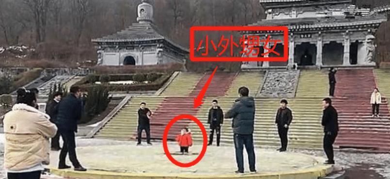 兄弟姐妹|“最强大舅舅团”来了,8个舅舅只有1个外甥女,网友直呼不敢娶