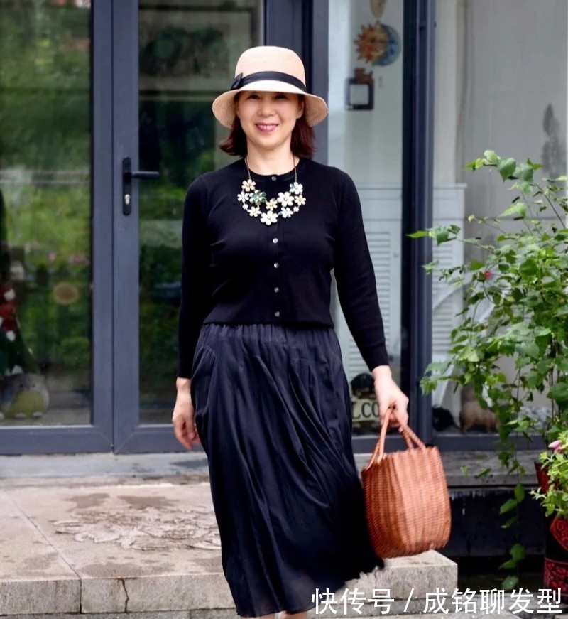 jenny|千金难买老来瘦,65岁胖大妈却凭借穿搭圈粉无数,气质不输同龄人