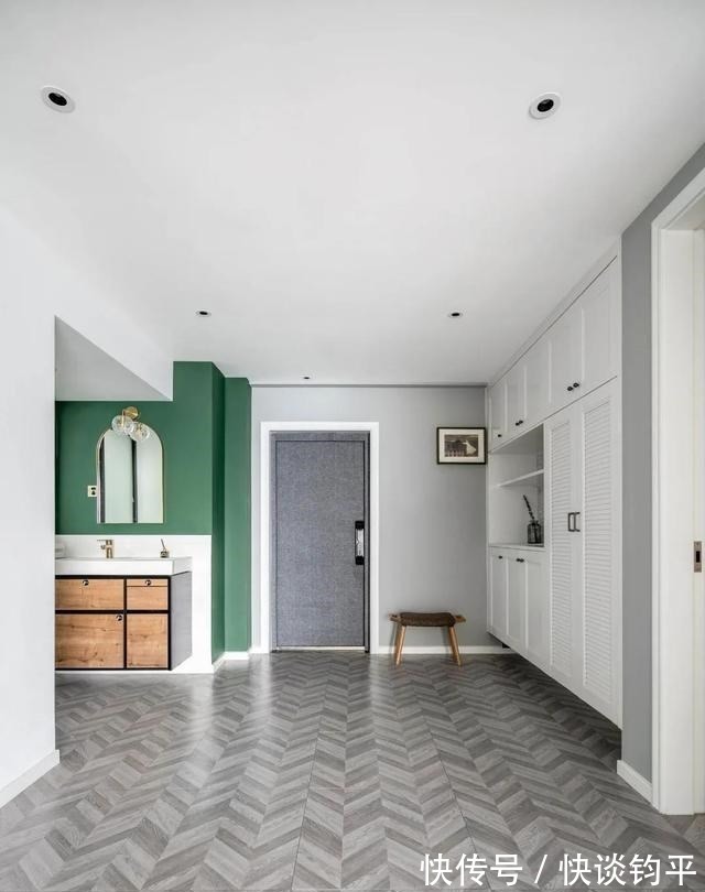 卫生间|经历过才懂，玄关不仅要装柜子，设计个洗漱台也同样重要，很实用
