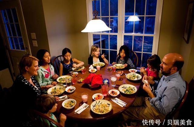 走进真实美国人家中:看看他们一日三餐吃些啥,和国内有何差异?