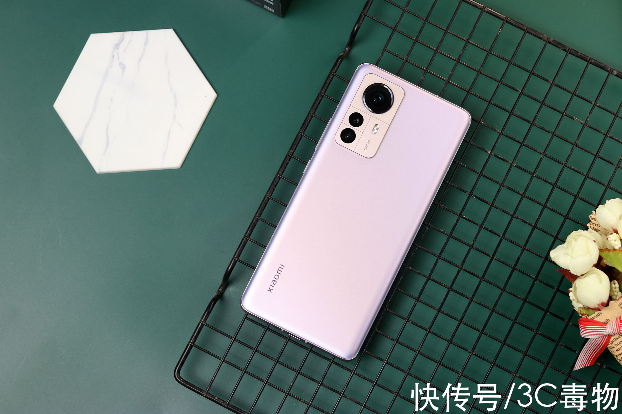 上手|小米12Pro上手评测：仅售4699元，对标iPhone13ProMax能否成功