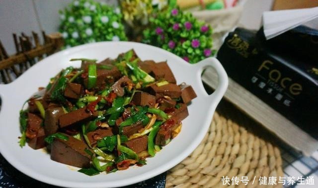 天气越冷就越想吃这菜,3块钱能炒一大盘,好吃到盘子都舔干净了