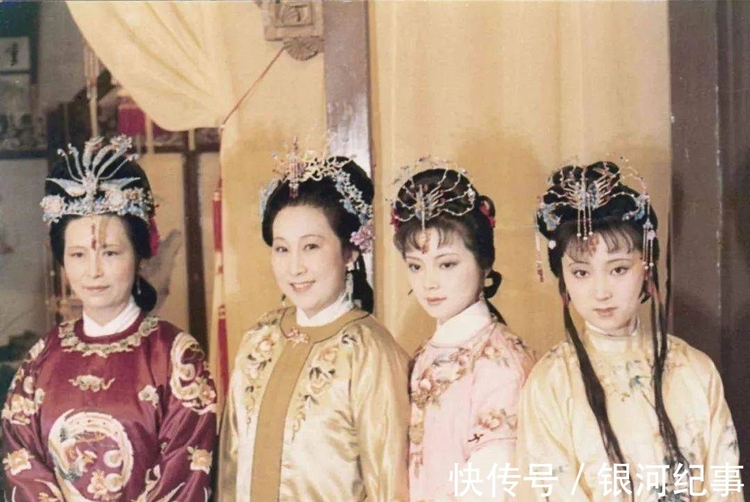 女性&红楼梦里那么多女性,曹雪芹唯独说她是天真烂漫之人