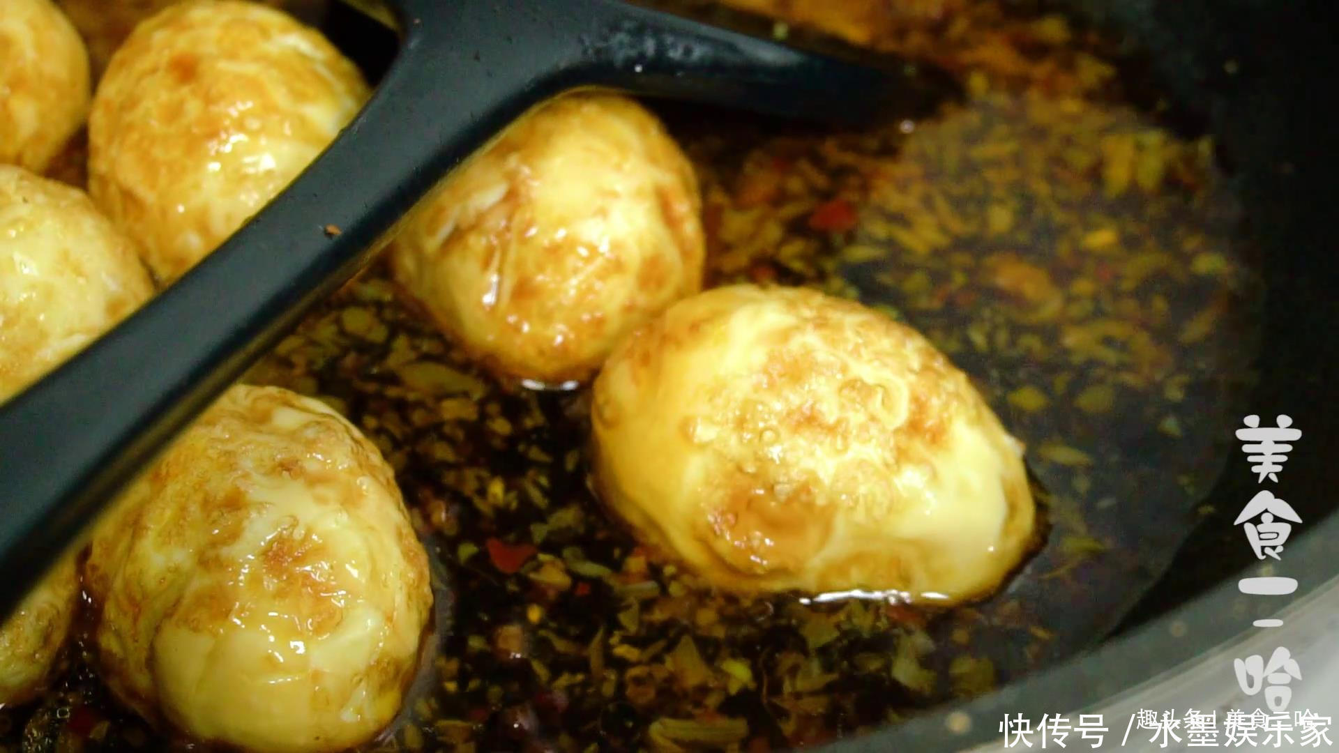 大鱼大肉|水煮蛋不要直接吃了,多花5毛钱,过年做成下酒菜,好吃有面子