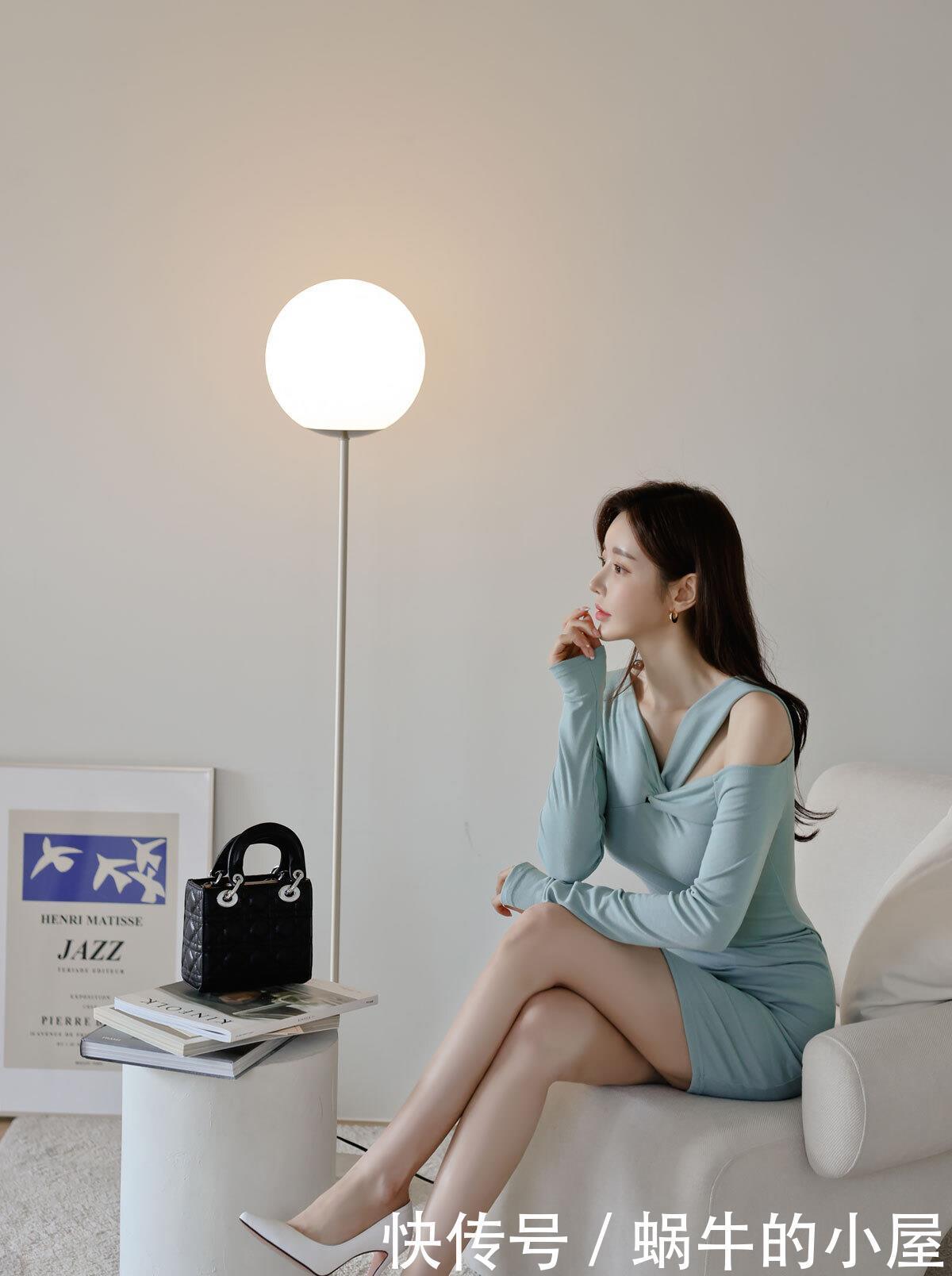 美人图鉴孙允珠:蔚蓝海洋冰丝柔顺绒面连衣裙