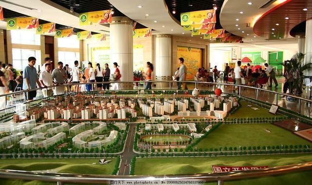 买房|是退休后卖县城房子到外地买房,还是现在卖县城房子到外地买房?