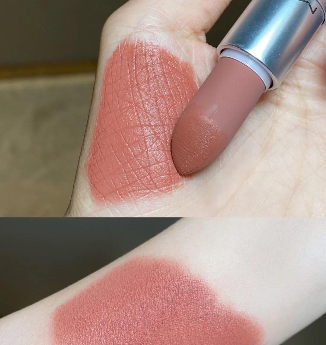 凶色 众所周知,脏橘色口红早过时了,今年最显白的是这5支“奶凶色”