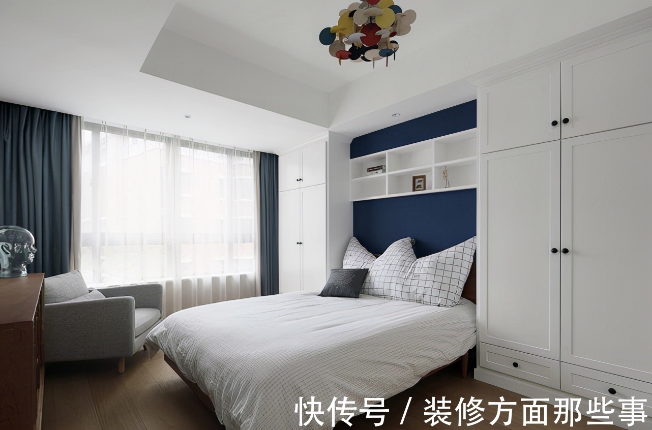 玄关|124三居室蓝灰配穿插原木色+灰,空间便显得典雅浪漫