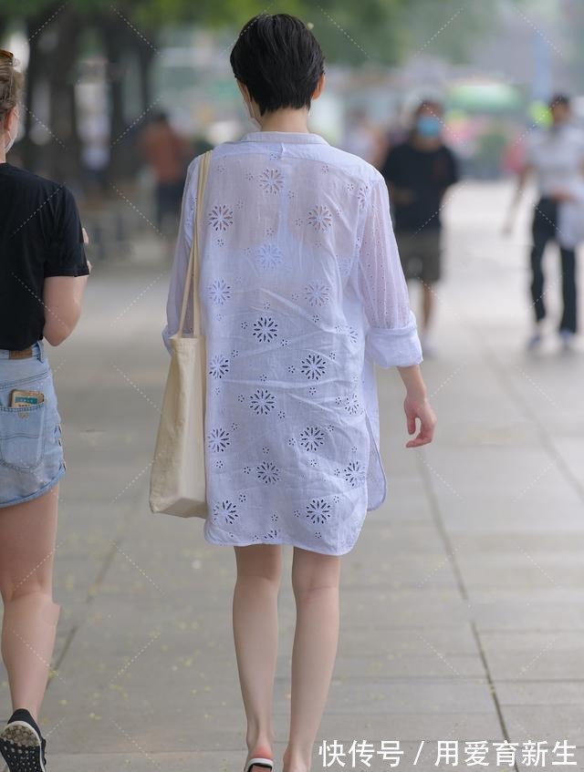 舒适|镂空花纯白长衬衣，搭配运动套装，清爽舒适帅气十足
