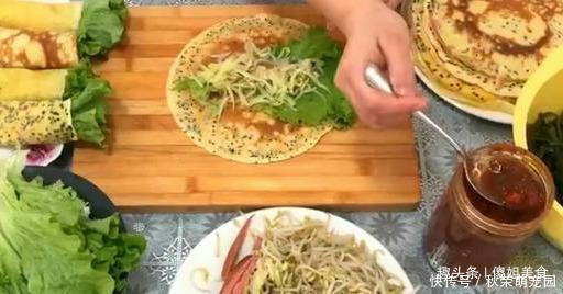 烙饼别只会用电饼铛了,如此做超简单,5分钟10张,全家人都爱吃