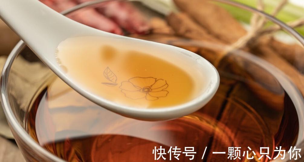 俗话“一鸽胜九鸡”,炖鸽子汤牢记“3放2不放”,汤鲜味美不腥气