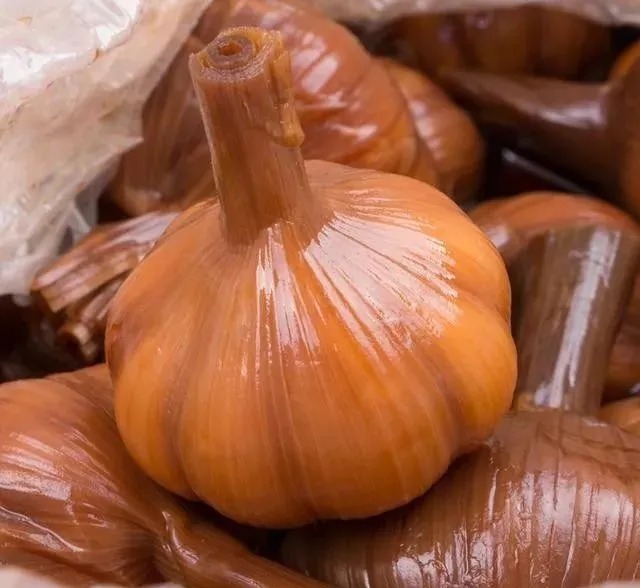 钓鱼大咖说漏嘴,天冷钓鱼不用蚯蚓!用这种“小物”,每次几十斤!