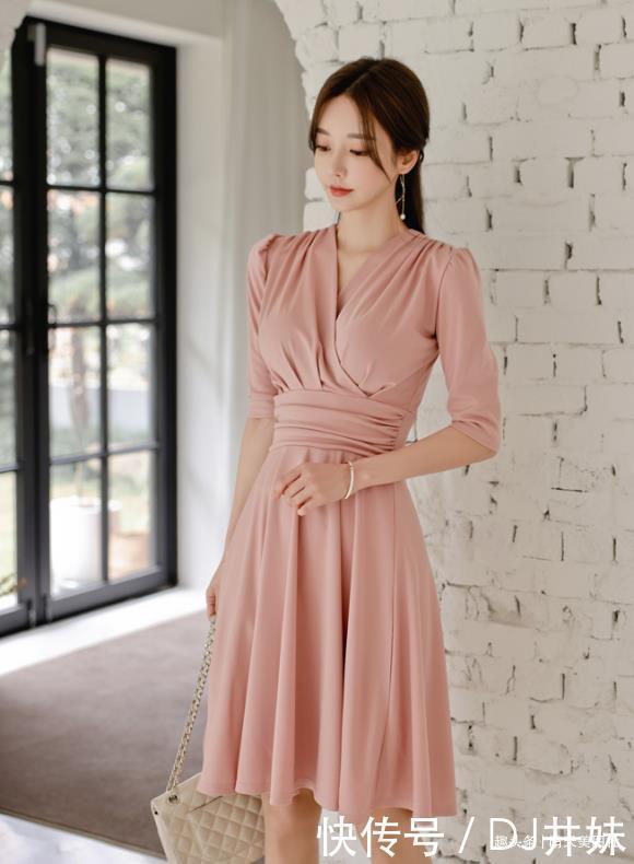 洛神|晴天美图孙允珠,洛神粉桃轻盈飘绢甜馨连衣裙