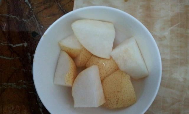 咳嗽|煮梨汤，很多人第一步就错了！多做这一步，就等于没喝更咳嗽！