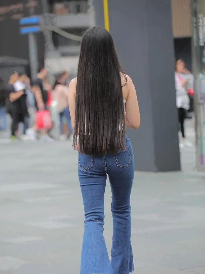 穿搭|吊带连衣裙,性感靓丽,优雅迷人