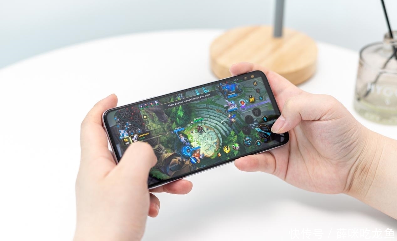 苹果|国货与苹果的较量!苹果三段式造型坚持10年,却被小米一朝攻破