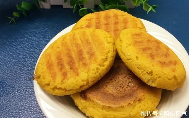 干玉米面|一点白面也不掺，这才是正宗玉米面贴饼子，外壳焦脆太好吃了