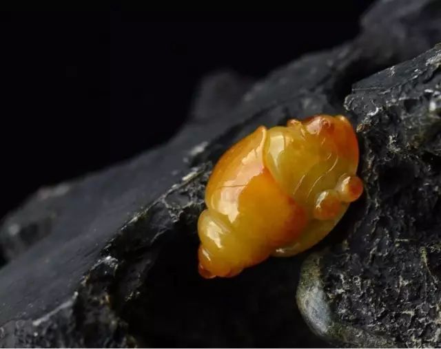 黄色@聊聊黄色翡翠的分类