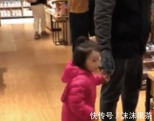 专业|奶爸专业唬娃火了,网友笑喷:这怕是上辈子的“前任”吧