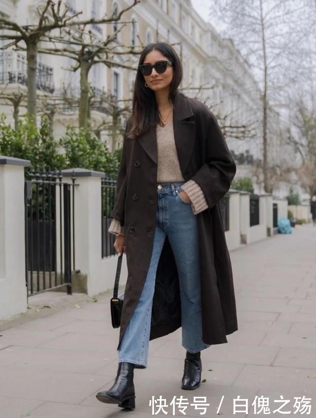 女人|奔三奔四的女人穿对大衣才优雅,掌握这两种穿法错不了,简洁大气