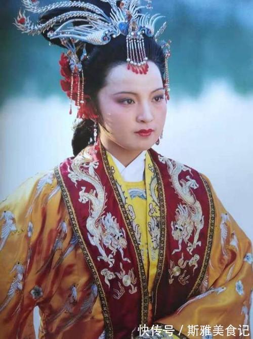 贾府!《红楼梦》里的脂粉英雄,除了王熙凤,还有一个贾母