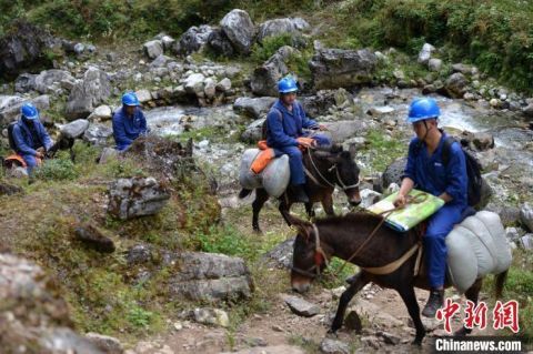  生活物资|四川大凉山“马背上的电力运维员”：无人区穿越7天走出大山