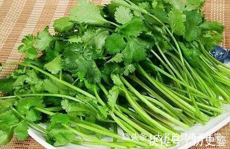 癌细胞|香菜的“死对头”，两者一起吃，癌细胞可能找上你