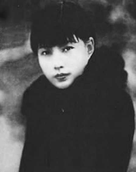 不顾|孟小冬究竟有何魅力?梅兰芳不顾妻儿要娶她,杜月笙苦等她三十年