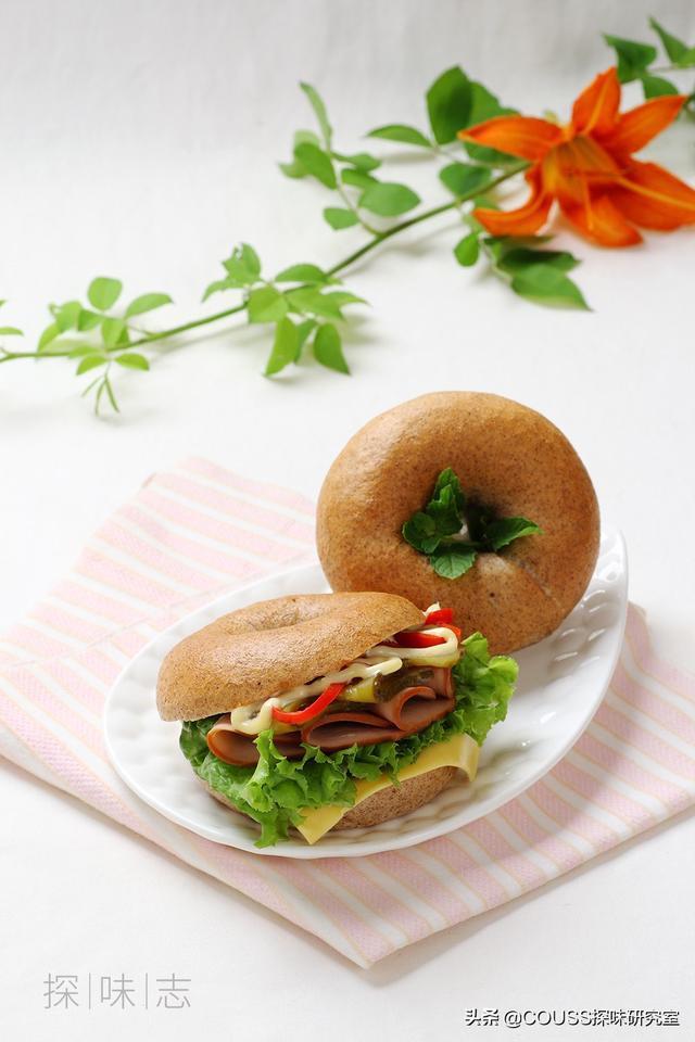 低糖低油的椰香黑全麦贝果，健康又美味