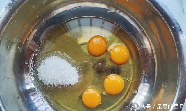  他很软香甜但不油腻，他富含鸡蛋的味道，几天内不会很难