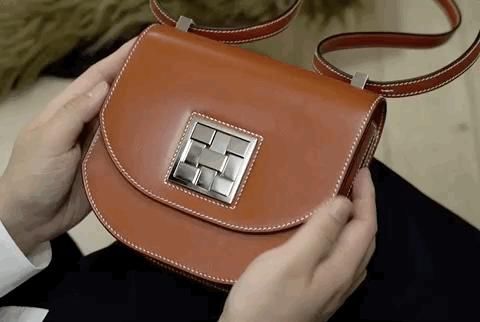 大牌包包锁扣奥秘多~你最爱哪个？