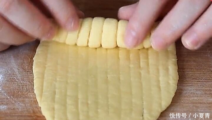 从不|入秋后我家面粉从不蒸馒头,如此做香软又营养,大人孩子都爱吃