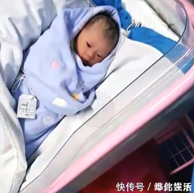 小宝宝|妈妈在产房缝针时,给爸爸发来一段视频,爸爸只瞧一眼涕泪俱下