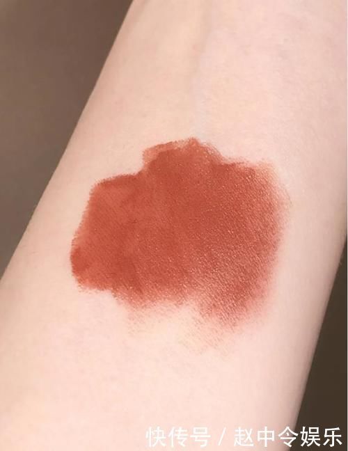 氛围感|新年不知道选啥口红更出彩?这几支大牌冷门却很好看,个个都美